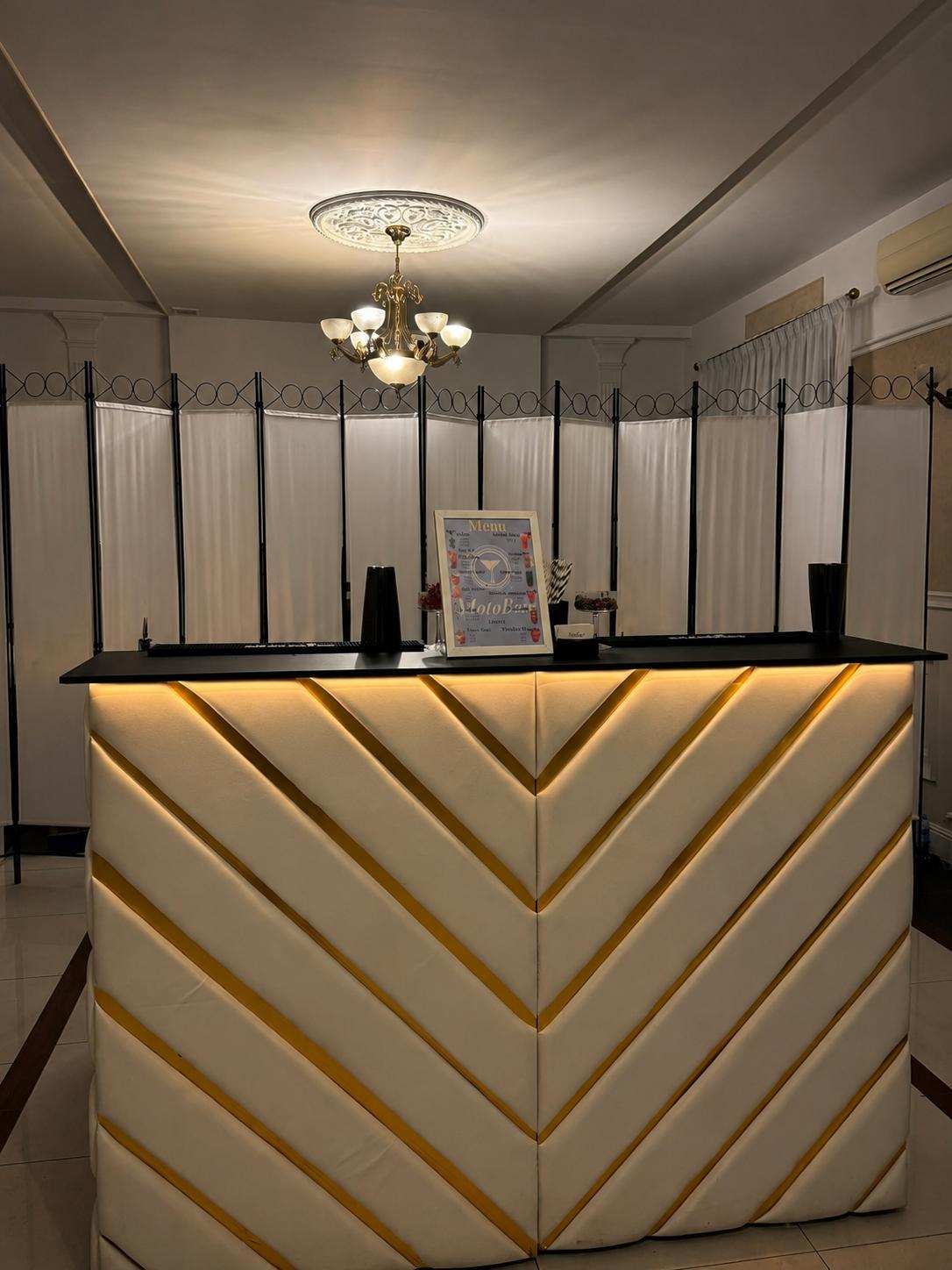 Biały Elegancki Bar Weselny Pure White Elegance
